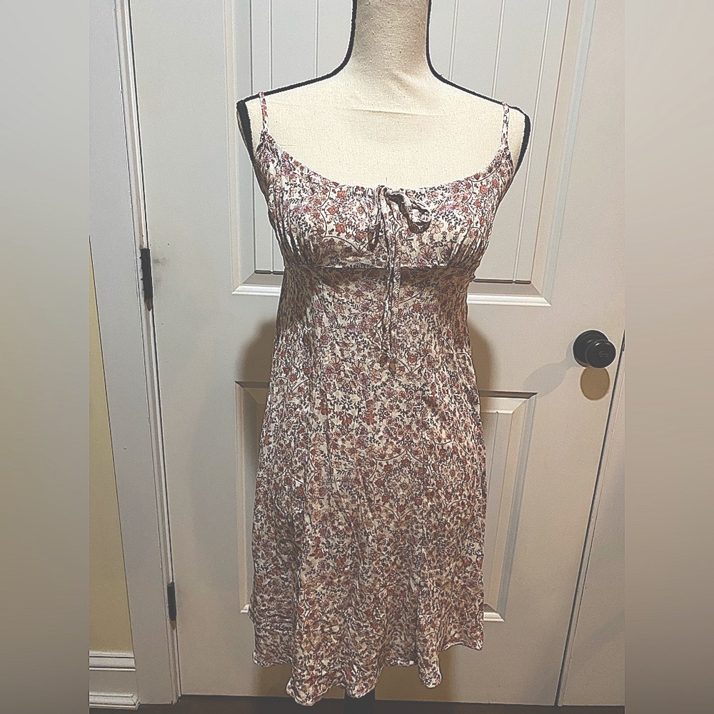 Cream Floral Spring Dress Size Small